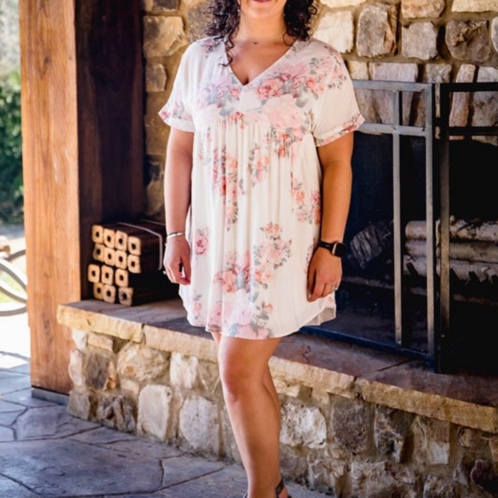 NWT ANDREE BY UNIT Floral Dress in Cream & Pink, Small